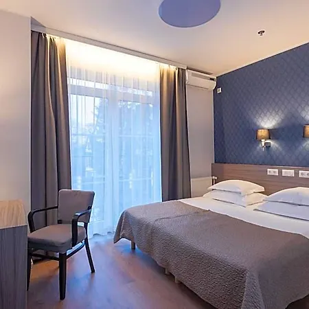 Отель Wesset 3*