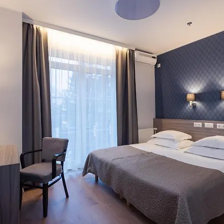 Отель Wesset 3*